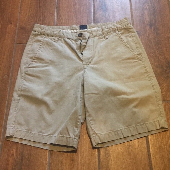 young mens khaki shorts